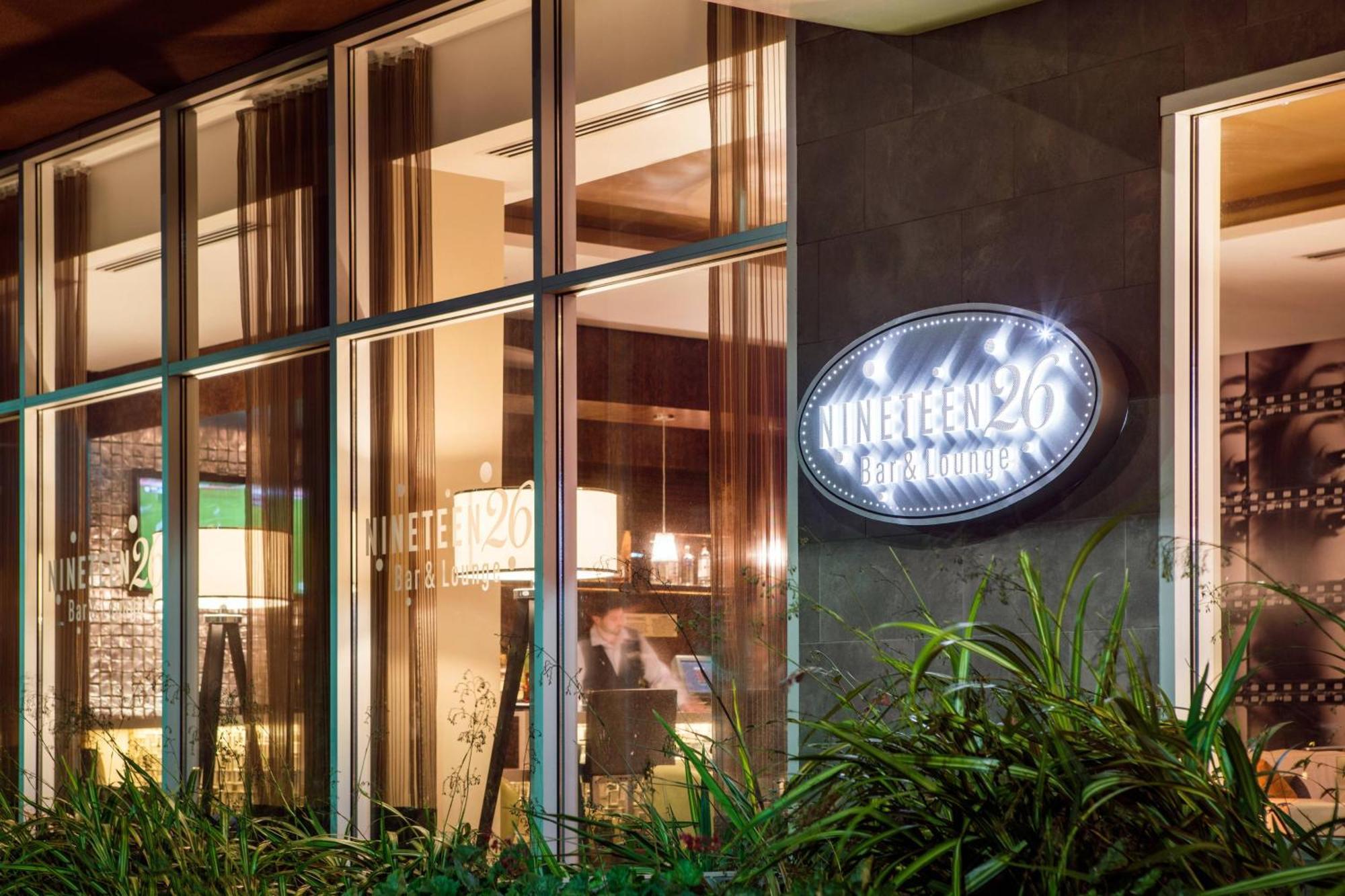 Springhill Suites By Marriott Los Angeles Burbank/Downtown Exterior photo