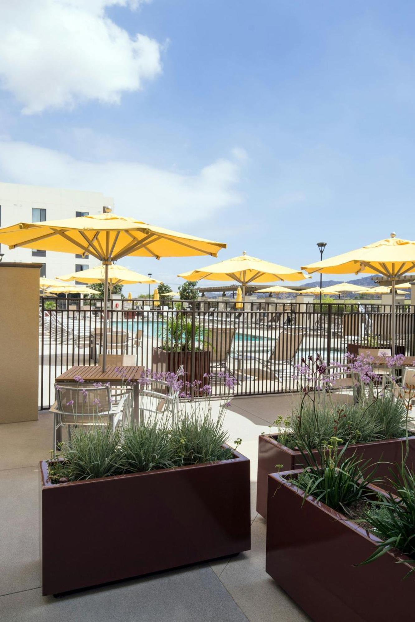 Springhill Suites By Marriott Los Angeles Burbank/Downtown Exterior photo